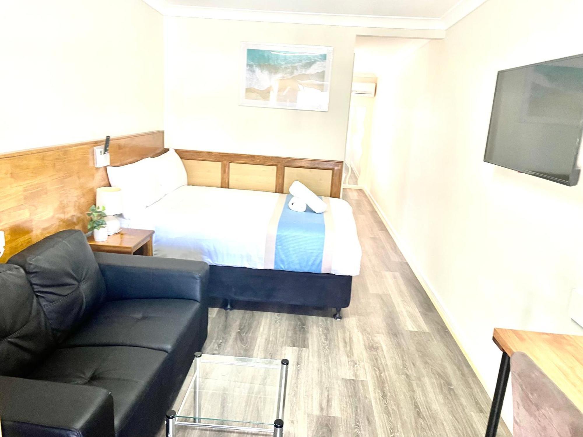 Highway Motor Inn Тари Экстерьер фото