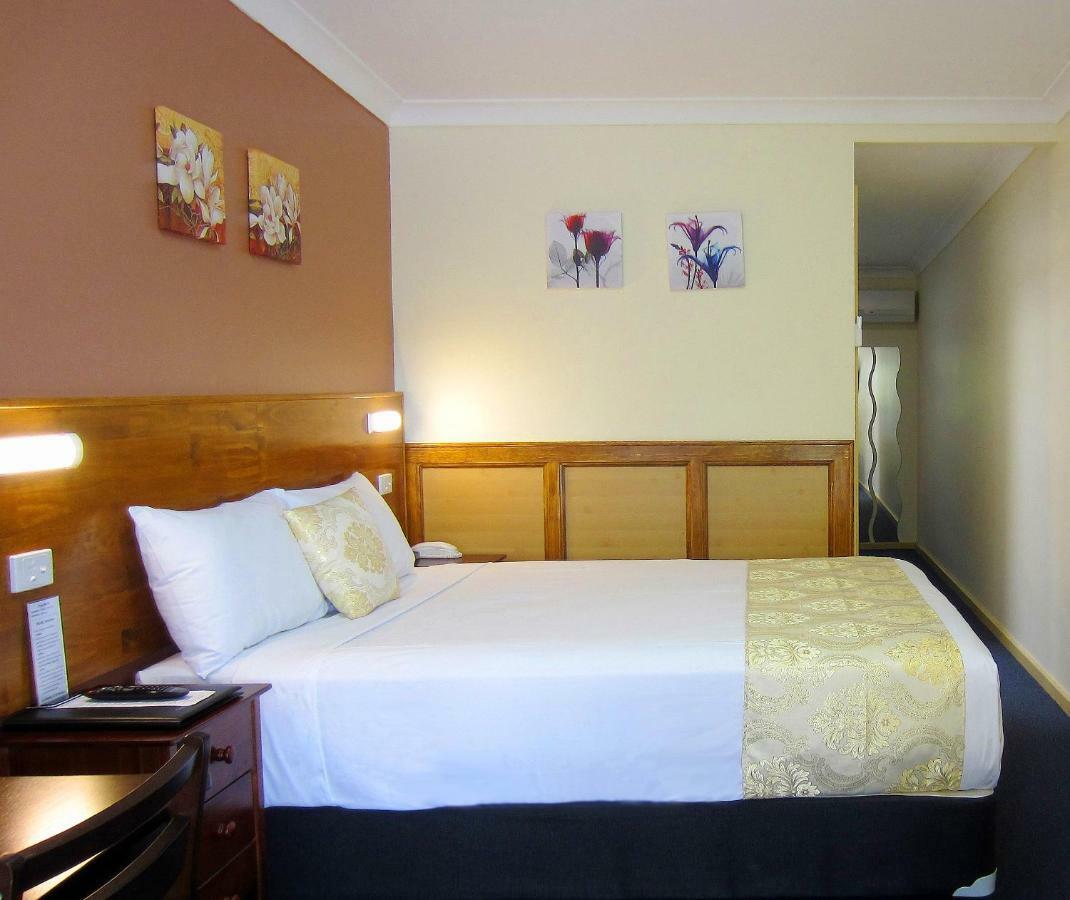 Highway Motor Inn Тари Экстерьер фото